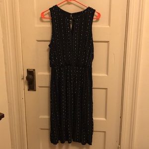 Black Sleeveless Pattern Dress